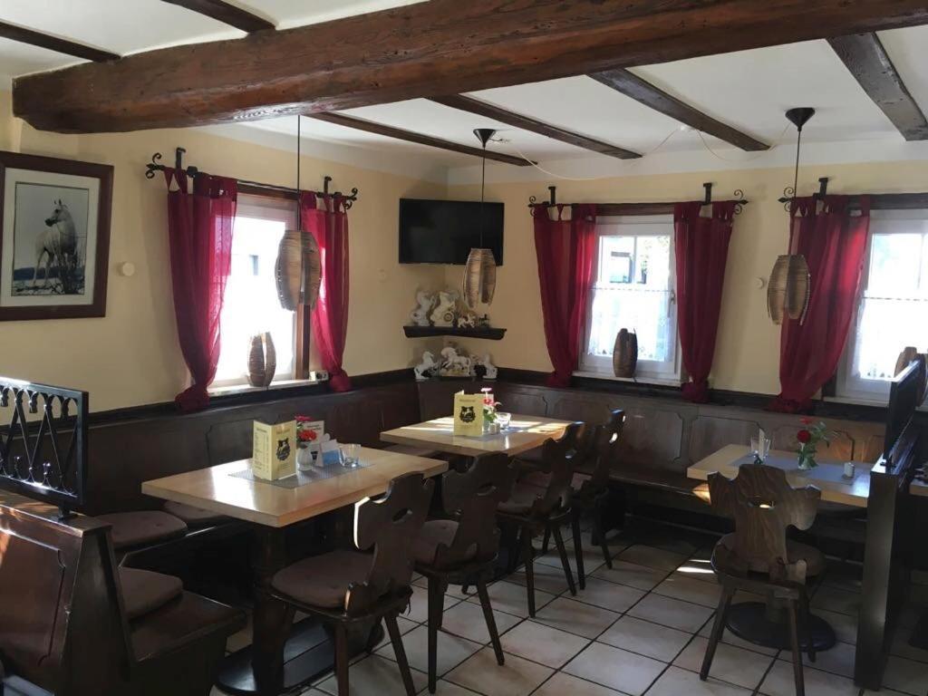 Hotel Zum Weissen Ross à Nidda Extérieur photo