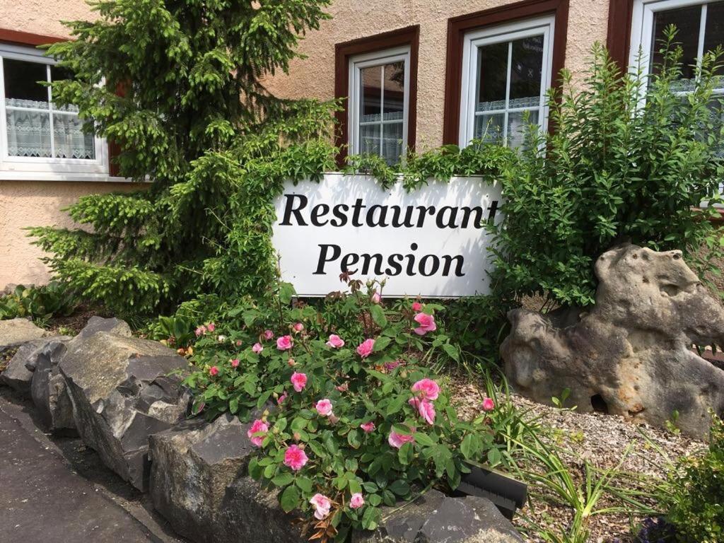 Hotel Zum Weissen Ross à Nidda Extérieur photo