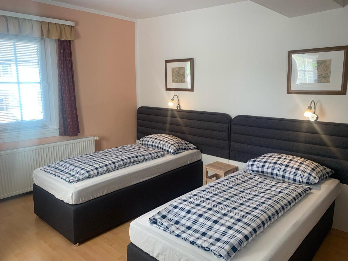 Hotel Zum Weissen Ross à Nidda Extérieur photo