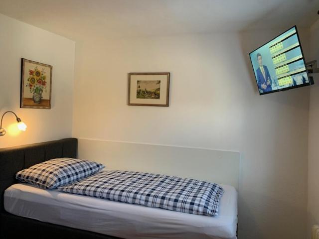 Hotel Zum Weissen Ross à Nidda Extérieur photo